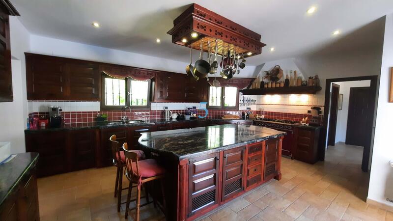 4 slaapkamer Villa Te koop
