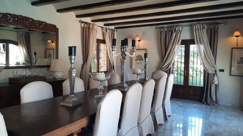 4 slaapkamer Villa Te koop