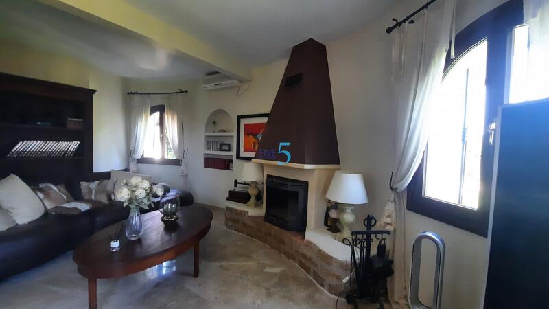 4 slaapkamer Villa Te koop