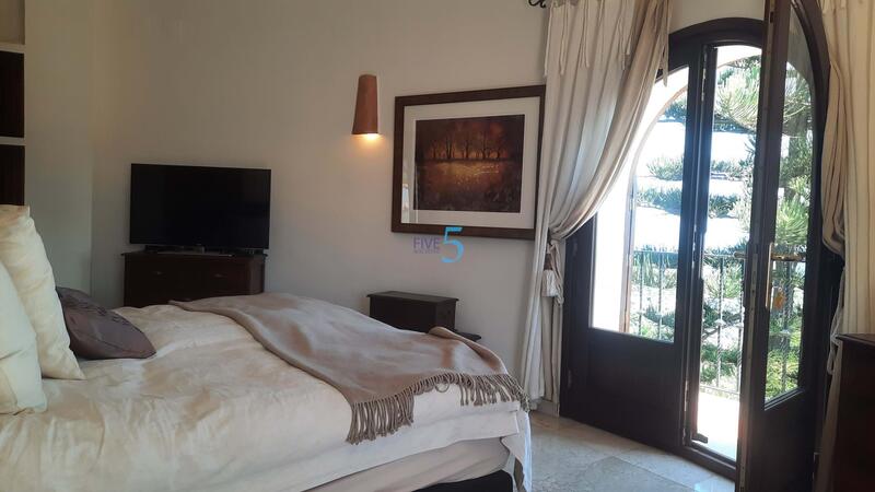 4 slaapkamer Villa Te koop