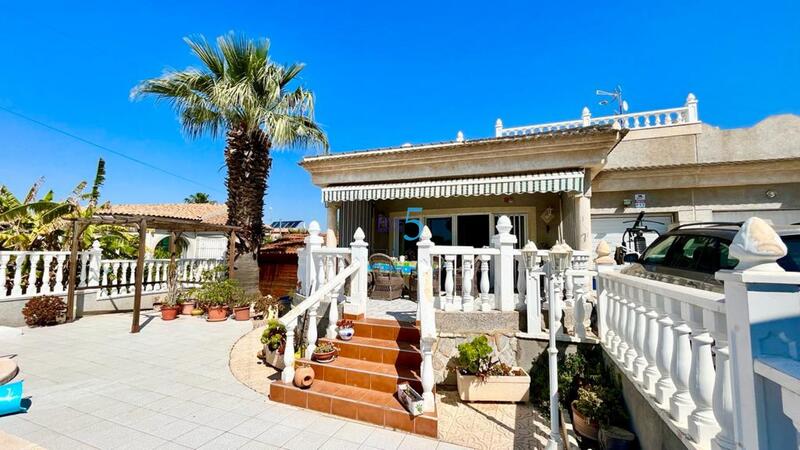 Duplex zu verkaufen in Torrevieja, Alicante