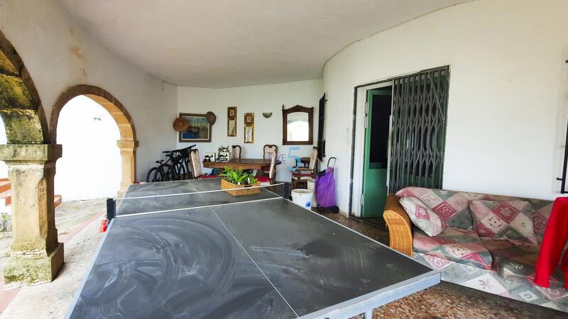 6 bedroom Villa for sale