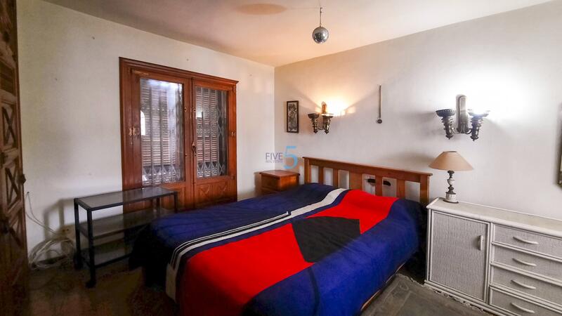 6 bedroom Villa for sale