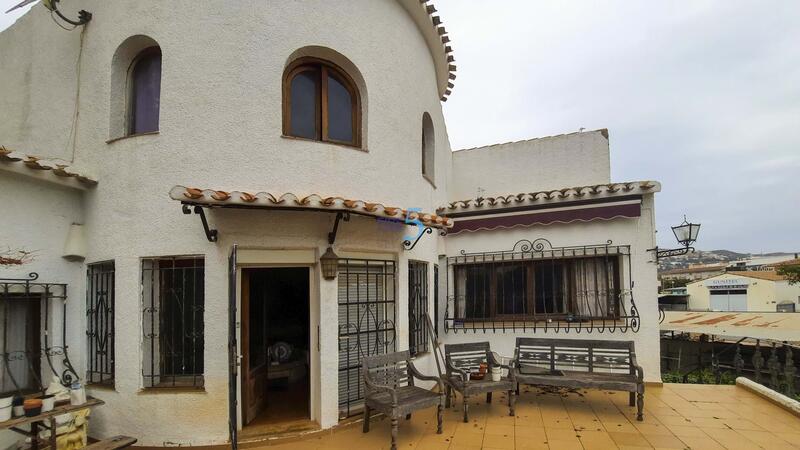 6 bedroom Villa for sale