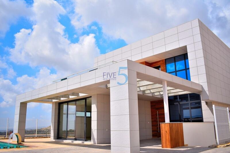 4 Cuarto Villa en venta