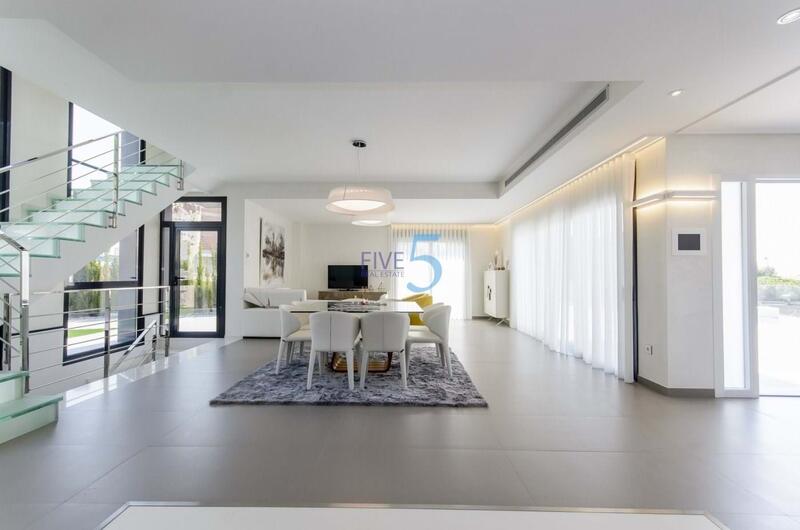 3 Cuarto Villa en venta