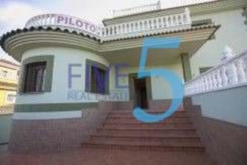 Villa for sale in Torrevieja, Alicante