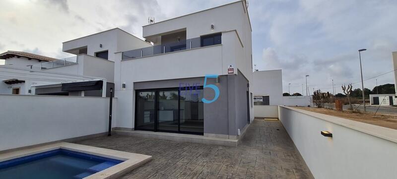 Villa en venta en Orihuela, Alicante