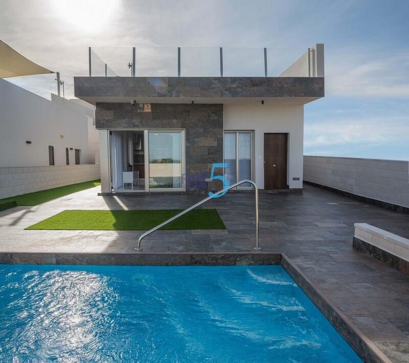 Villa en venta en Orihuela, Alicante