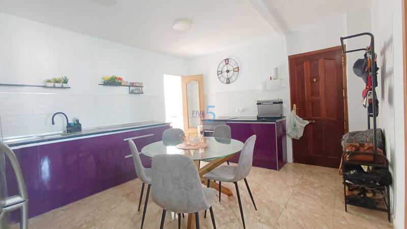 4 bedroom Apartment for sale