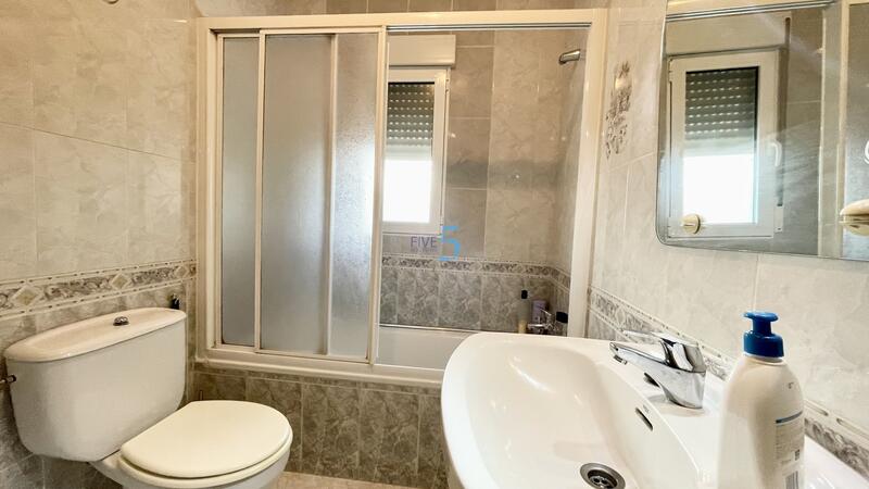 4 Cuarto Villa en venta