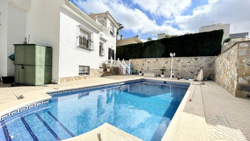 4 Cuarto Villa en venta