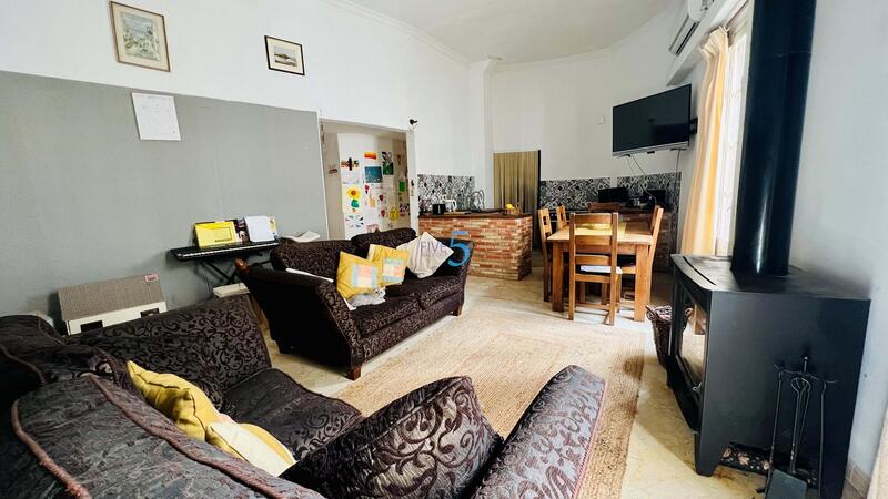 5 bedroom Townhouse for sale