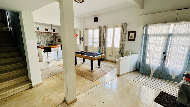 5 bedroom Townhouse for sale