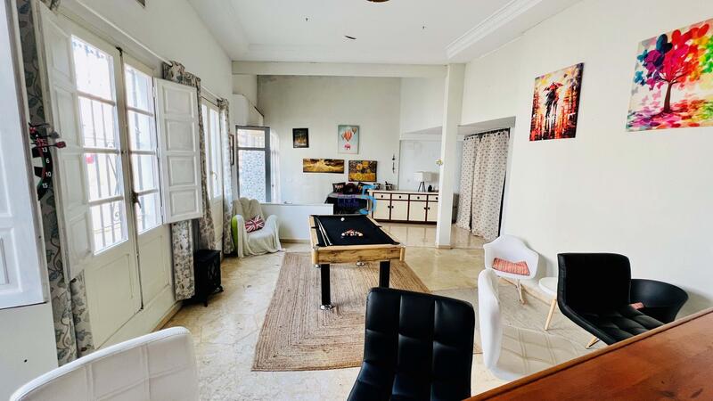 5 bedroom Townhouse for sale