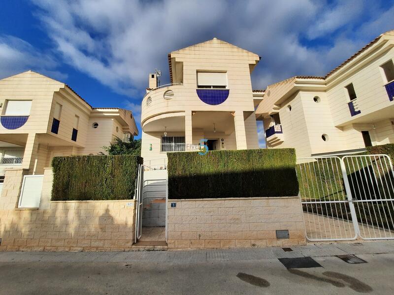 Country House for sale in La Nucia, Alicante