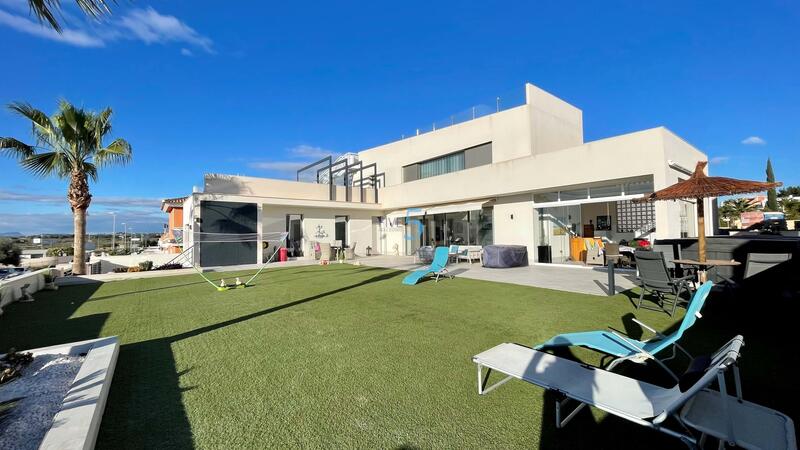 Villa for sale in Rojales, Alicante