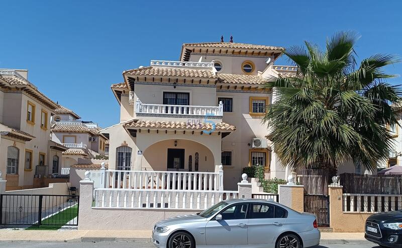 Byhus til salg i Orihuela, Alicante