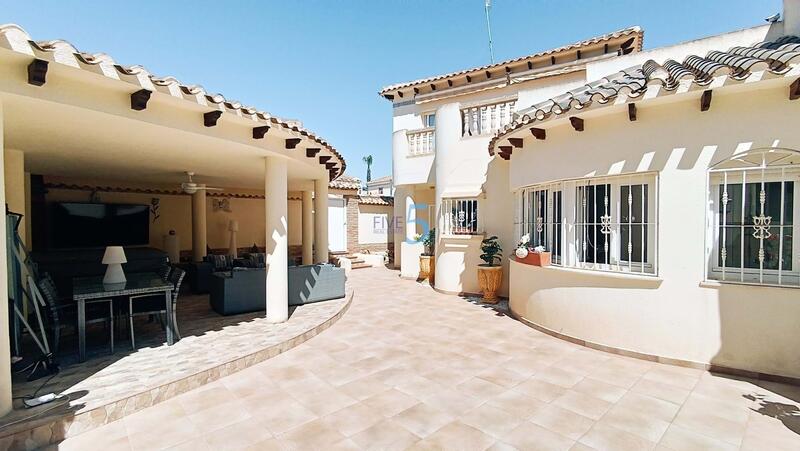 Country House for sale in Orihuela, Alicante