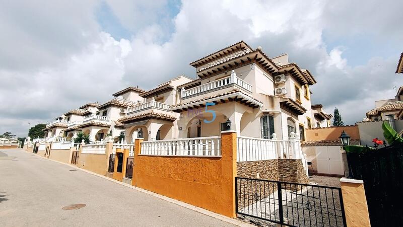 Maison de Ville à vendre dans Orihuela, Alicante