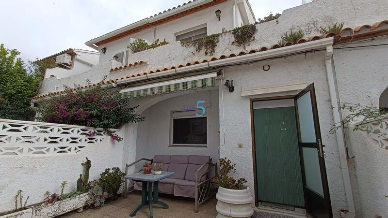 Townhouse for sale in Benidoleig, Alicante