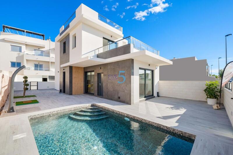 Villa for sale in Benijófar, Alicante