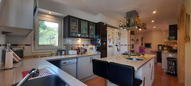 4 slaapkamer Landhuis Te koop