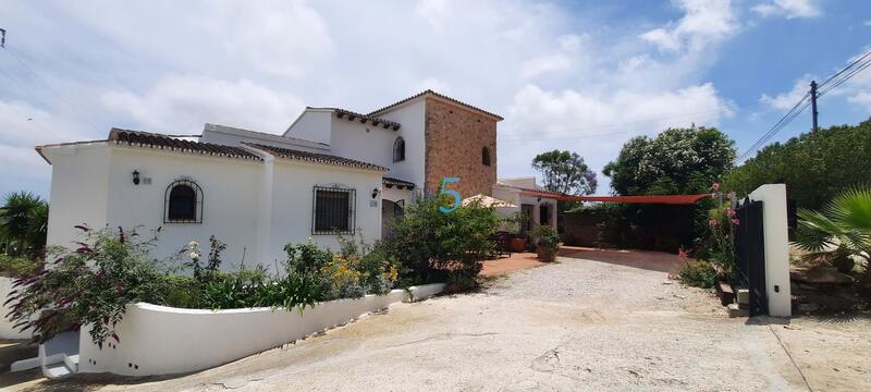 4 bedroom Country House for sale