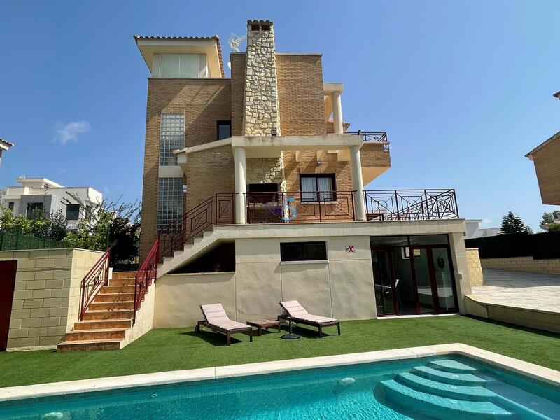 Casa de Campo en venta en La Nucia, Alicante