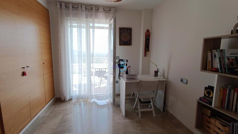 3 bedroom Apartment for sale