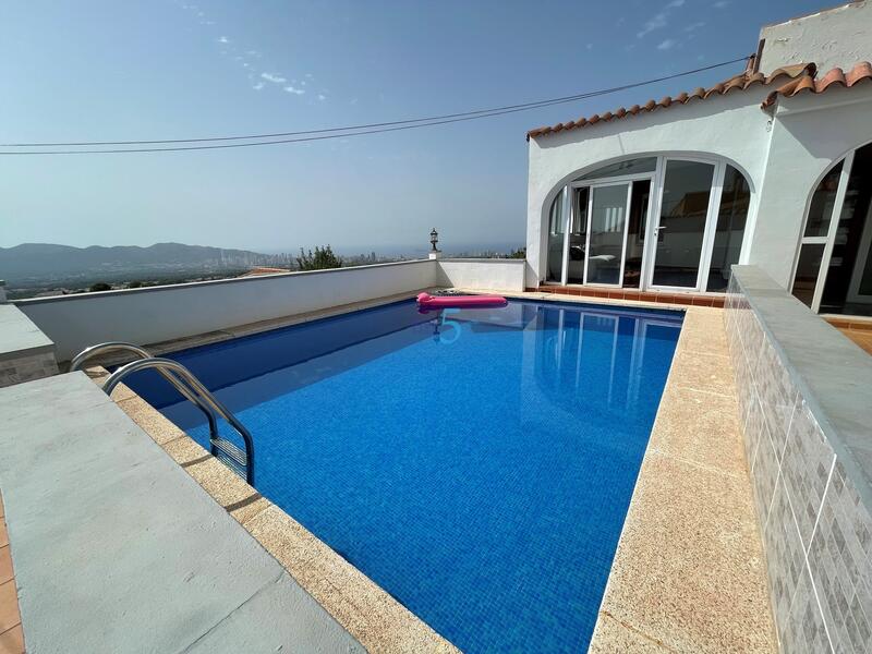 Country House for sale in La Nucia, Alicante