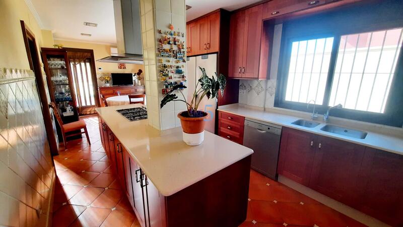 4 Cuarto Villa en venta