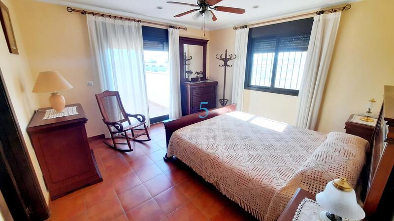 4 Cuarto Villa en venta