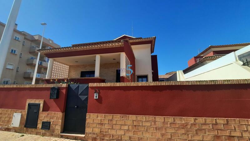 4 Cuarto Villa en venta