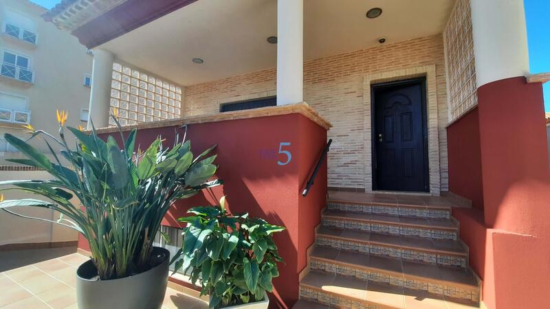 4 Cuarto Villa en venta