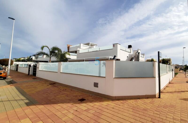 2 Cuarto Villa en venta