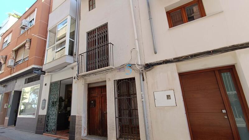 Townhouse for sale in Gandia, Vizcaya