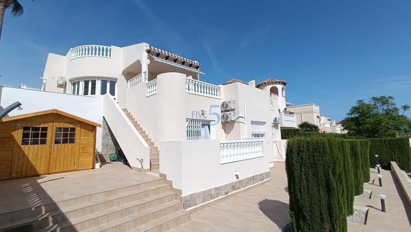 Villa Te koop in Orihuela, Alicante