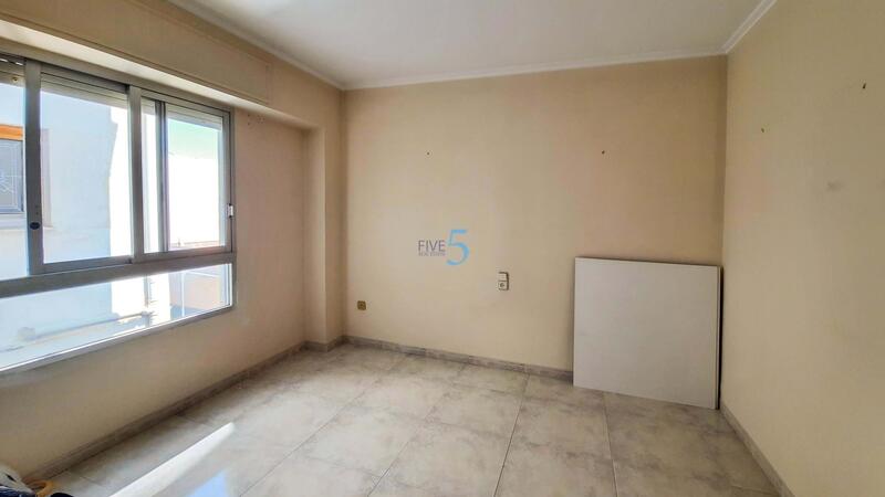 6 chambre Appartement à vendre