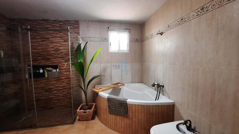 4 chambre Auberge à vendre