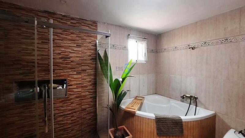 4 chambre Auberge à vendre