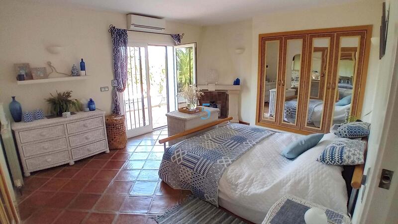 4 Cuarto Villa en venta