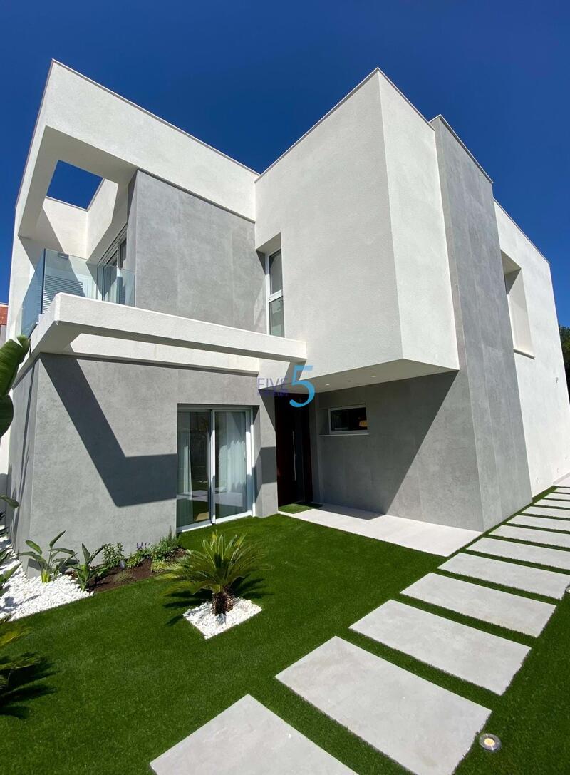 Villa Te koop in Finestrat, Alicante