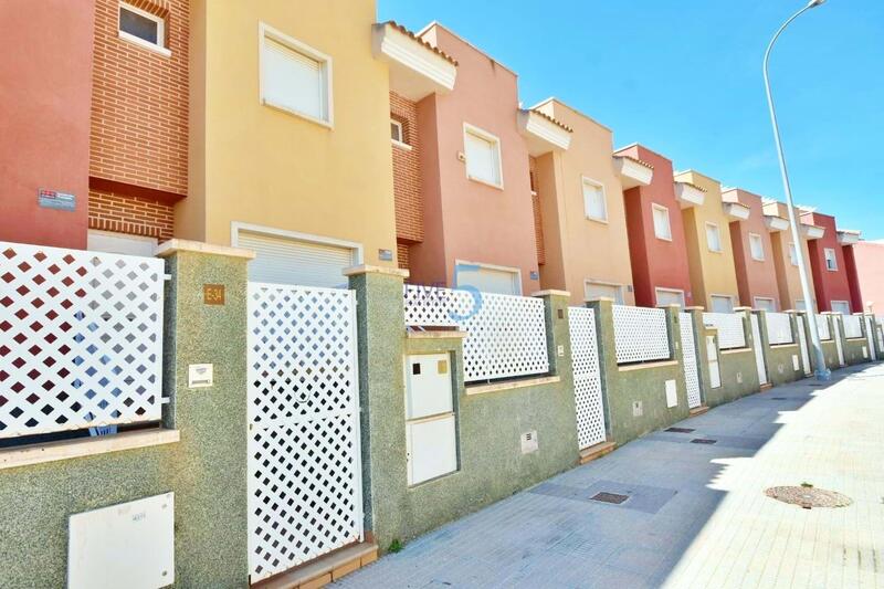 Townhouse for sale in Bigastro, Alicante