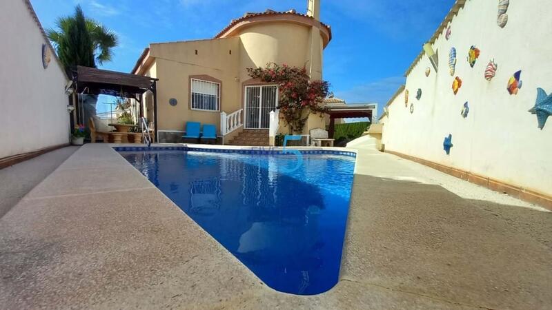 Villa til salgs i Rojales, Alicante