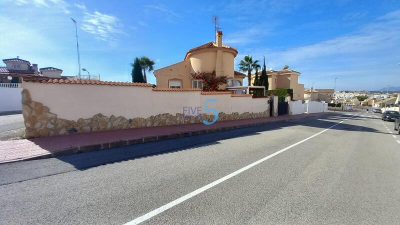 2 Cuarto Villa en venta