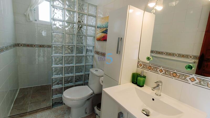 4 Cuarto Villa en venta