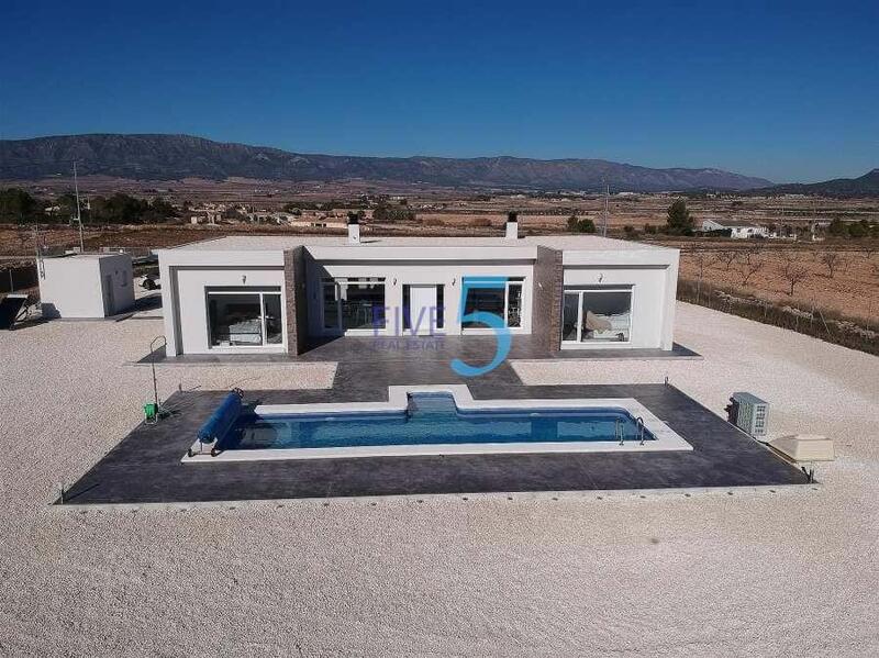 Villa en venta en Pinoso, Alicante