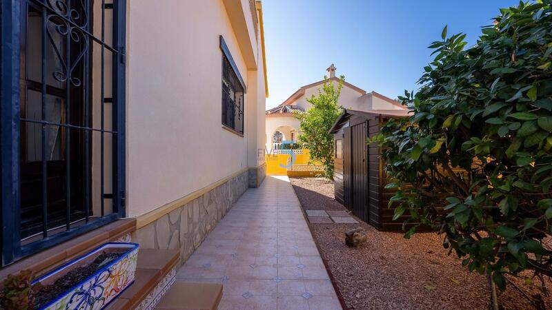 3 Cuarto Villa en venta