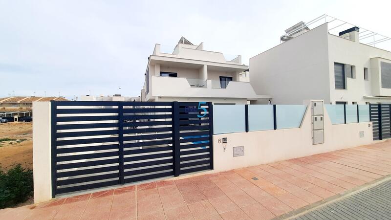 3 Cuarto Villa en venta